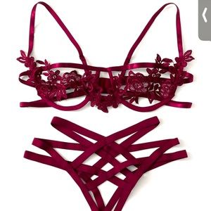 FLORAL BURGUNDY LINGERIE SET
